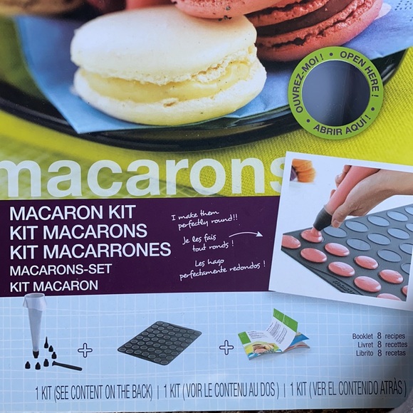 Macaroon Cookie Dessert Creation Baking Kit + Themed Kitchen Towels Set NWT - Picture 3 of 5